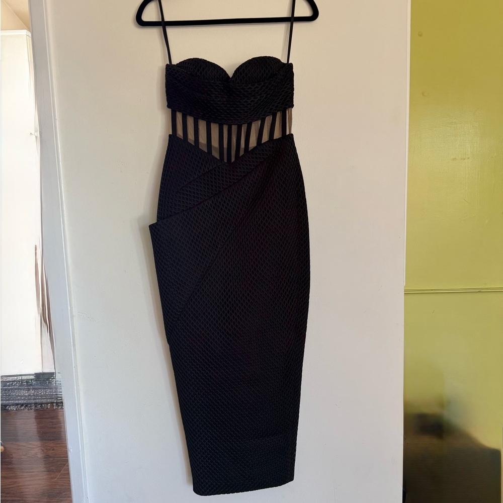 Chic Black Strapless Midi Dress
